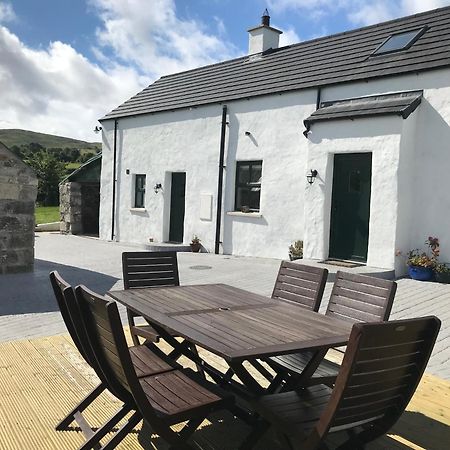 Mournes Family Cottage With Hot Tub Hilltown Exterior photo