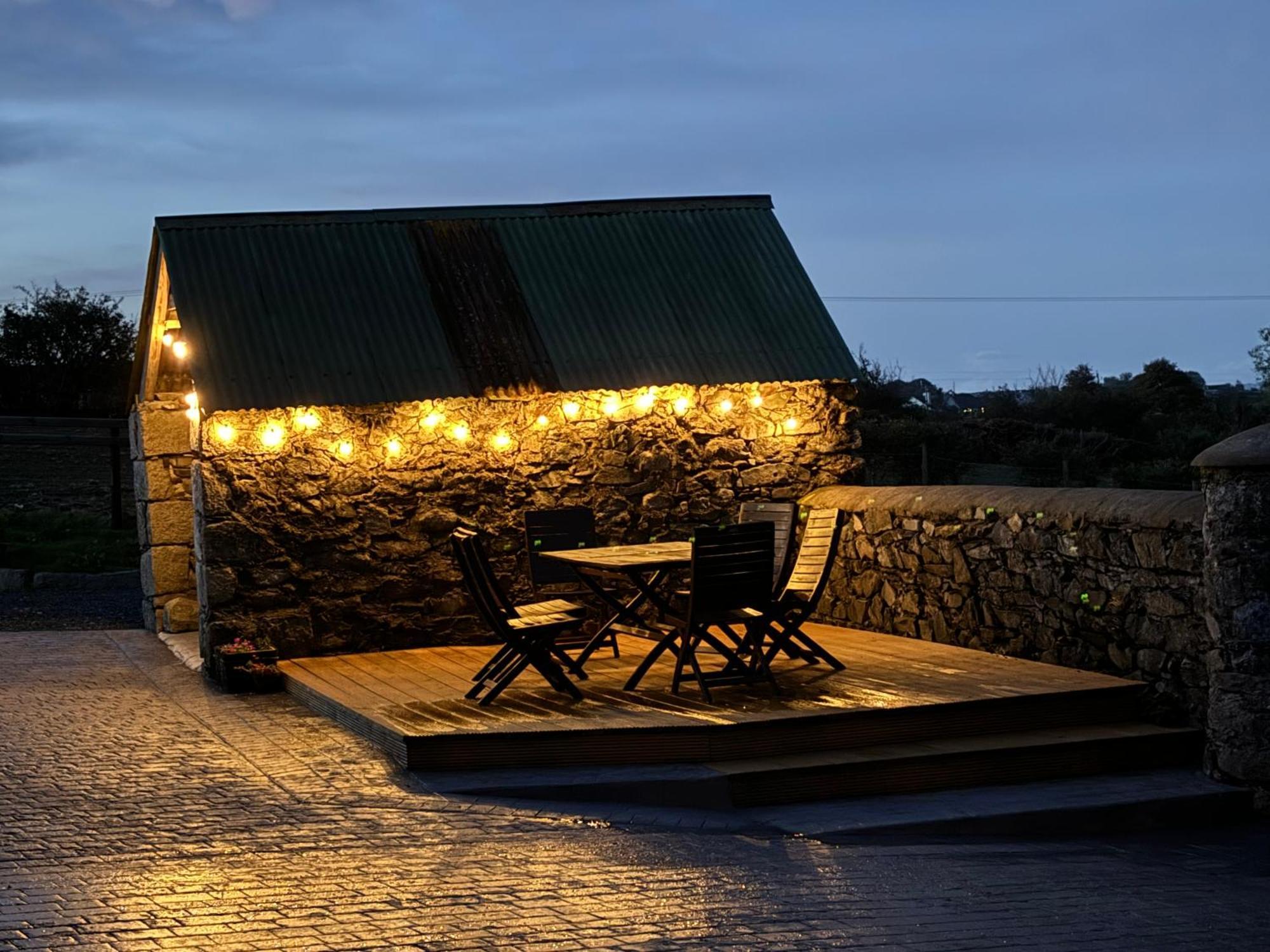 Mournes Family Cottage With Hot Tub Hilltown Exterior photo